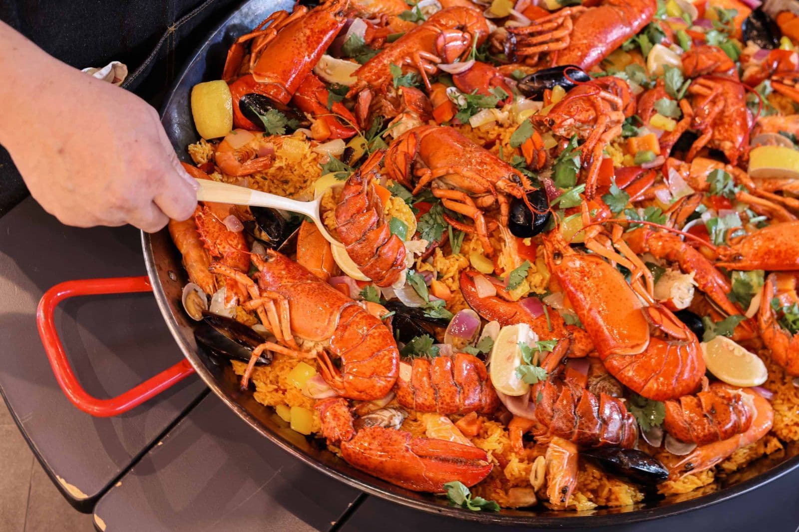 Alaskan Crabtastic Lobster Buffet @The Market - Hotel ICON