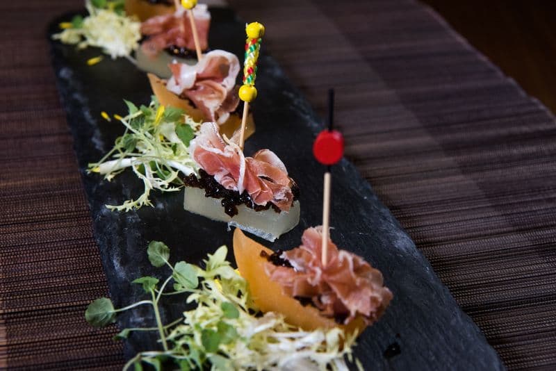 Harbour Restaurant The Harbourview 灣景廳 - 灣景國際 OKiBook Hong Kong Restaurant Booking 自助餐預訂香港 - Ibérico Ham with Compressed Melon and Balsamic Jelly_H_1