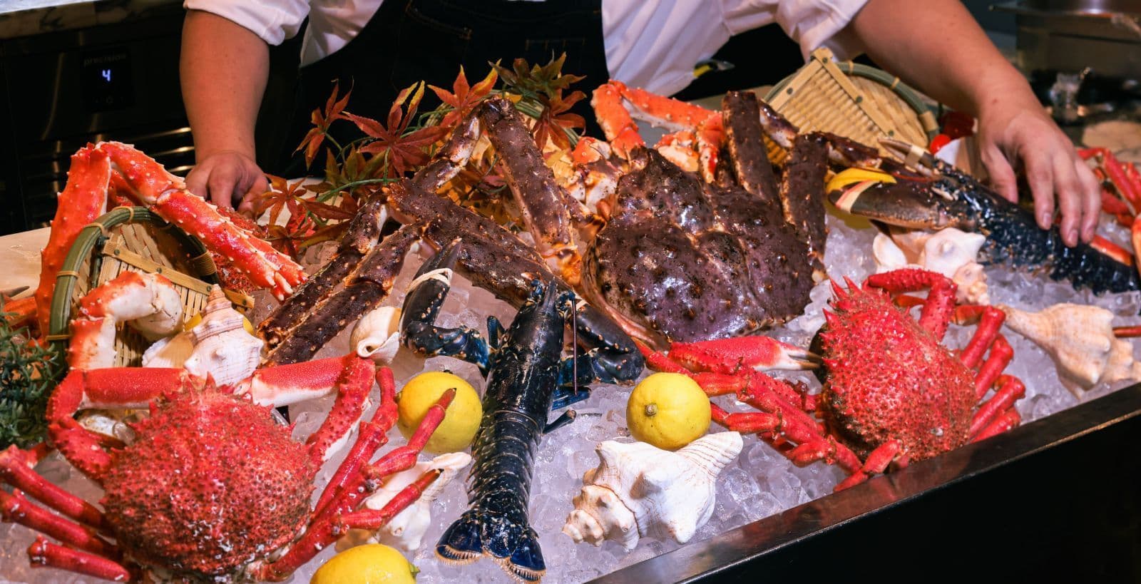 Alaskan Crabtastic Lobster Buffet @The Market - Hotel ICON