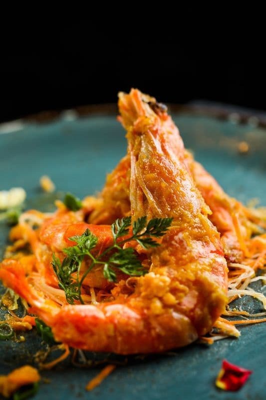 LIS Cafe- L'hotel Island South 如心南灣海景酒店 - OKiBook Hong Kong and Macau Restaurant Buffet booking 餐廳和自助餐預訂香港和澳門 - 蛋黃黃金可持續發展海蝦 Deep-fried Prawn with Salted Egg Yolk - Resize