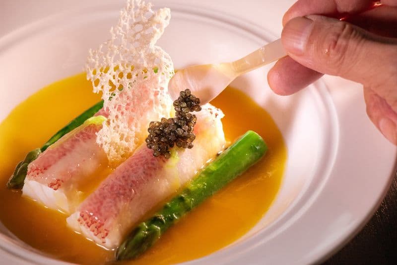 Above &amp; Beyond - Hotel ICON 天外天中菜廳 - 唯港薈 - OKiBook Hong Kong and Macau Restaurant Buffet booking 餐廳和自助餐預訂香港和澳門 - Sturia Caviar Dish 1