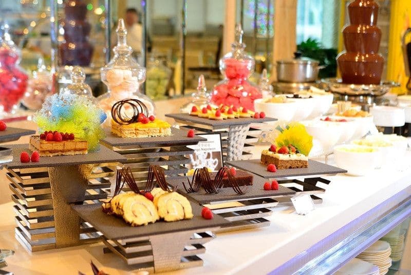 Best December and Christmas Restaurant Deals to Book Now