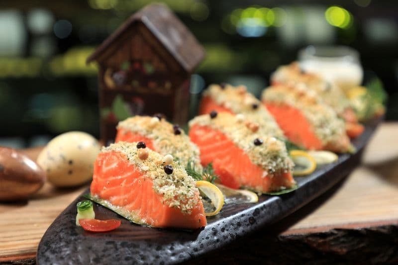 Yamm The Mira Hong Kong -Easter 復活節 - OKiBook Hong Kong Restaurant Buffet booking 自助餐預訂香港 Cacao Breadcrumbs Baked Salmon Fillet