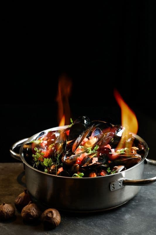 LIS Cafe- L'hotel Island South 如心南灣海景酒店 - OKiBook Hong Kong and Macau Restaurant Buffet booking 餐廳和自助餐預訂香港和澳門 - 黑蒜白酒汁可持續發展青口Sustainable Black Mussels with Black Garlic &amp; White Wine Sauce