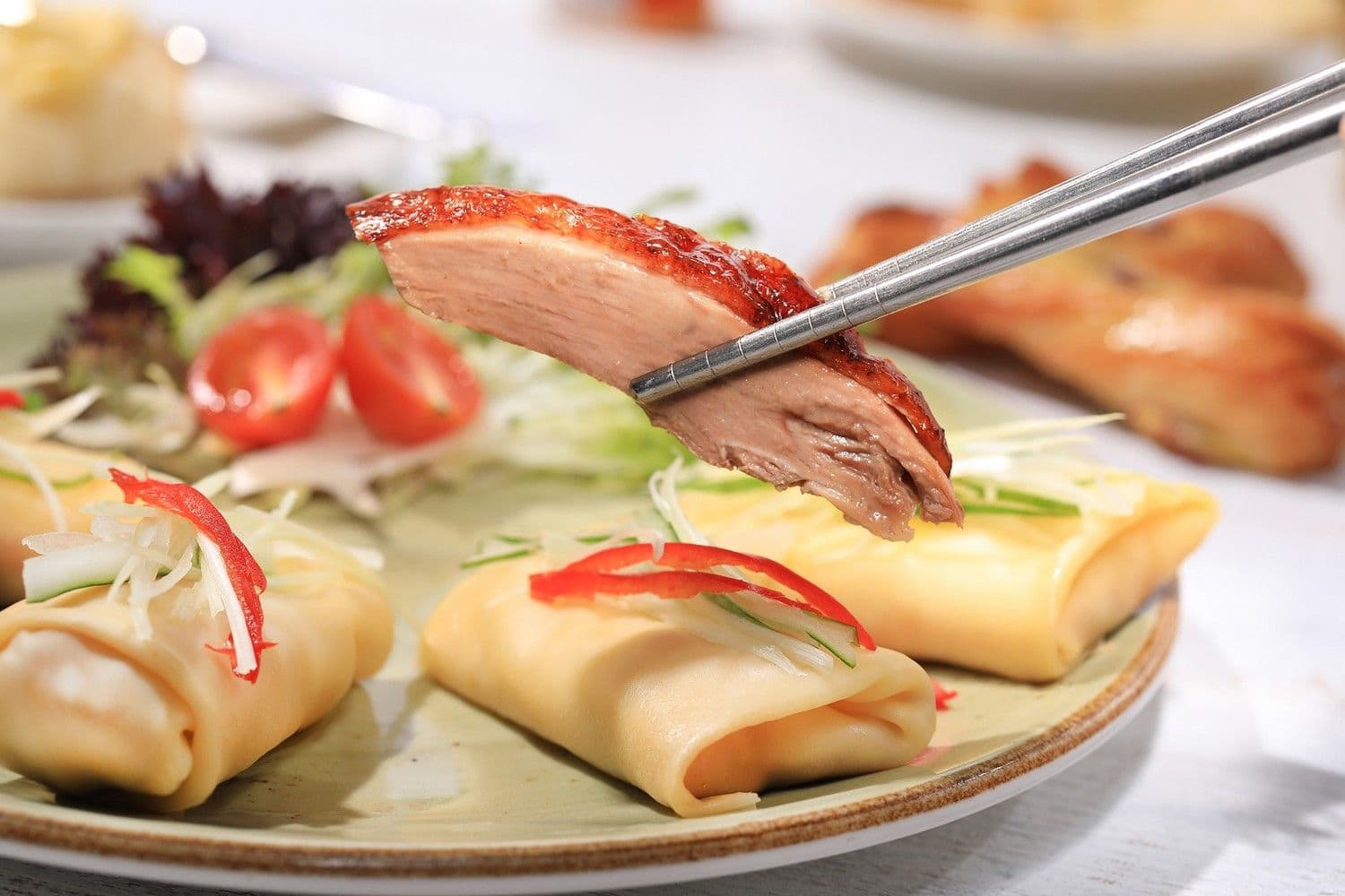Yamm - The Mira Hong Kong - OKiBook Hong Kong and Macau Restaurant Buffet booking 餐廳和自助餐預訂香港和澳門 - Summer Sunday Brunch 2019 - Peking Duck Pancake Wraps