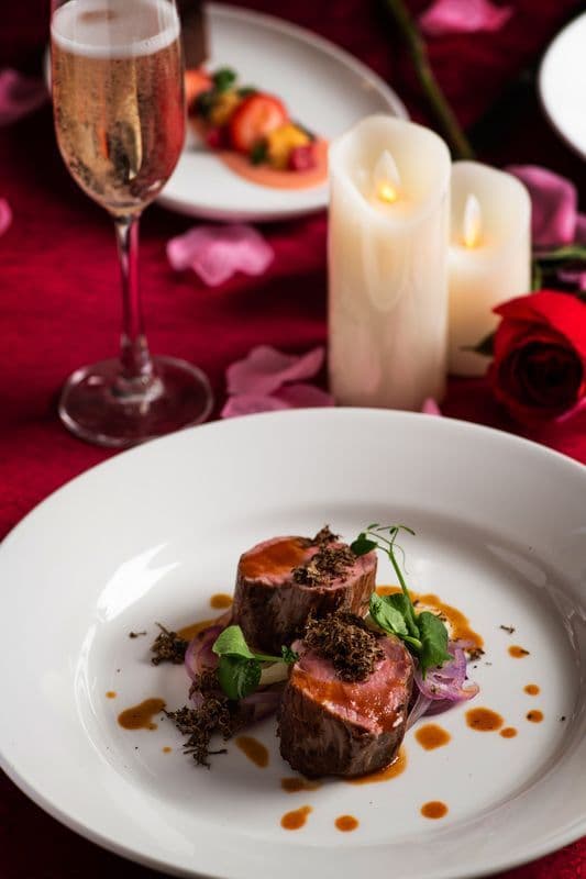 Osteria_黑松露燒牛仔柳Roasted veal tenderloin with Black Truffle (1).jpg
