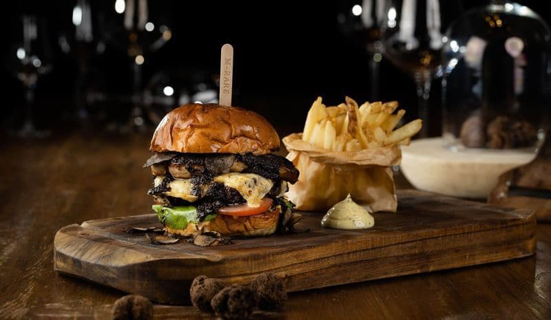 Grand Hyatt Steakhouse - Grand Hyatt Hong Kong - OKiBook Hong Kong and Macau Restaurant Buffet booking 餐廳和自助餐預訂香港和澳門 -品嚐期間限定精選漢堡 / Pompous Burgers