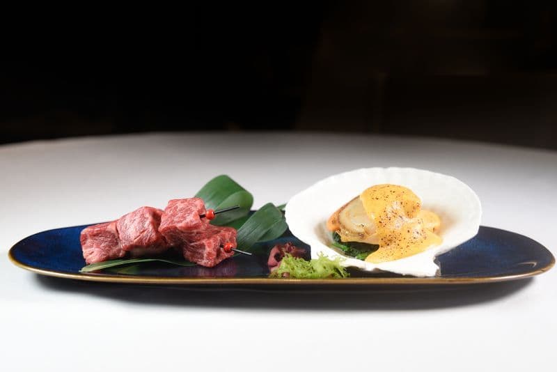 Harbour Restaurant The Harbourview 灣景廳 - 灣景國際 OKiBook Hong Kong Restaurant Booking 自助餐預訂香港 - Pan-fried Wagyu Beef with Garlic and Baked Jumbo Scallop with Sea Urchin One serving per patron