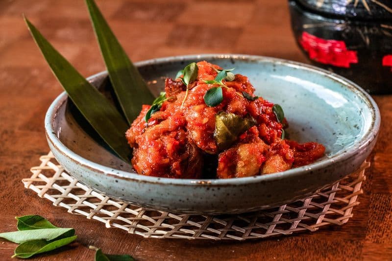 The Market Hotel ICON 唯港薈 - OKiBook Hong Kong and Macau Restaurant Buffet booking 餐廳和自助餐預訂香港和澳門 - Chicken in Spicy Tomato Sauce Ayam Masak Merah