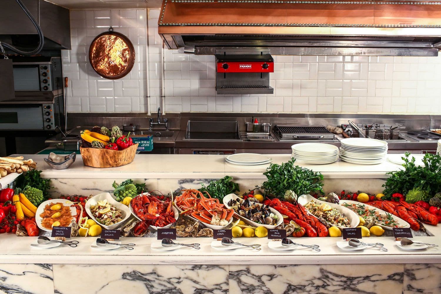 Best December and Christmas Restaurant Deals to Book Now