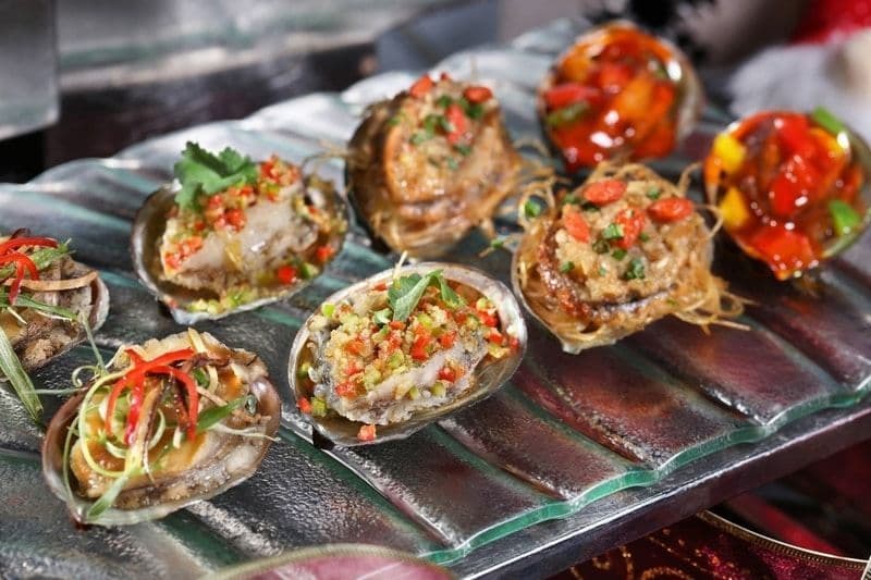 Yamm The Mira Hong Kong- OKiBook Hong Kong and Macau Restaurant Buffet booking 餐廳和自助餐預訂香港和澳門 - X'mas Dinner &amp; NYE Dinner Buffet_Abalone Cooked in 4 Styles_web1