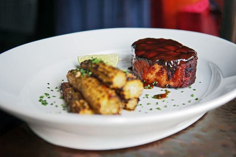 Grand-Hyatt-Hong-Kong-Steakhouse- 香港君悅酒店 - OKiBook Hong Kong Restaurant Buffet booking 自助餐預訂香港 -Boston Butt Louisiana BBQ, Baby corn, Jalapeno and Lime butter baby corn