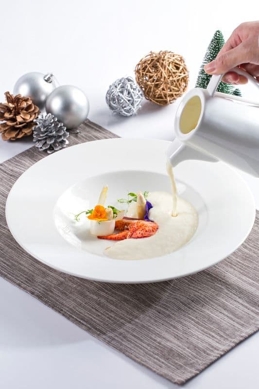 AVA Restaurant Slash Bar - Hotel Panorama 隆堡麗景酒店 - OKiBook Hong Kong Restaurant booking - Poached Lobster _ White Asparagus Soup