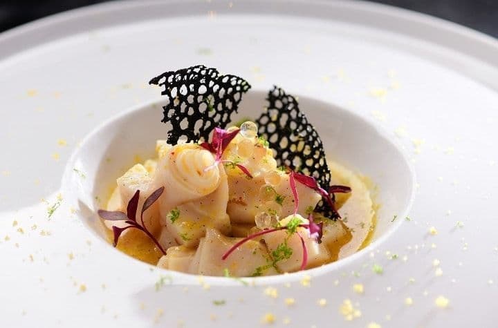 Alto 88 Regal Hongkong 富豪香港酒店 OKiBook Hong Kong and Macau Restaurant Buffet booking 餐廳和自助餐預訂香港和澳門 - 來自意大利南部西西里的鮮味 / South Italian Seafood 1_Swordfish Carpaccio Oyster leaves Citrus and Olive Oil