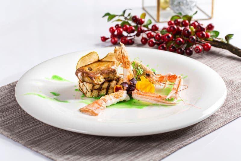 AVA Restaurant Slash Bar - Hotel Panorama 隆堡麗景酒店Pan-fried Foie Gras Langoustine Green Apple Gel _ Brioche Bread - OKiBook Hong Kong Restaurant booking
