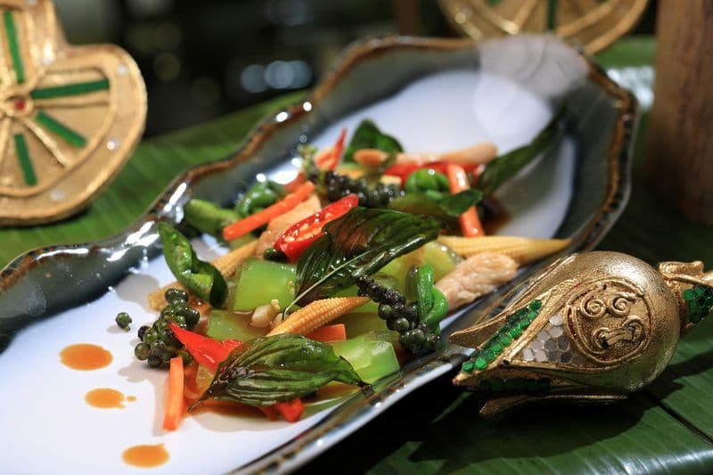 Yamm The Mira Hong Kong - OKiBook Hong Kong Restaurant Booking 自助餐預訂香 - Songkran Spread by Chef Danita_Stir-fried Rice Noodles with Chicken and Hot Basil