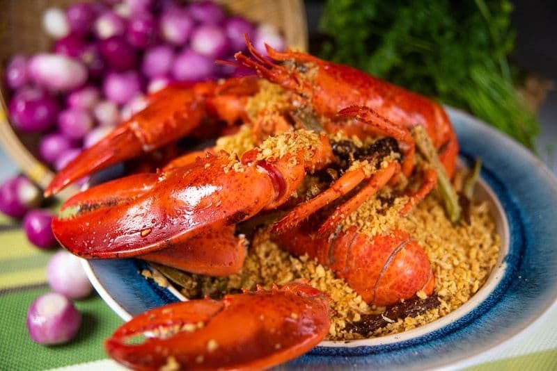 Harbour Restaurant The Harbourview 灣景廳 - 灣景國際 OKiBook Hong Kong and Macau Restaurant Buffet booking 餐廳和自助餐預訂香港和澳門 - 避風塘炒龍蝦Wok-fried Lobster with Chili and Garlic