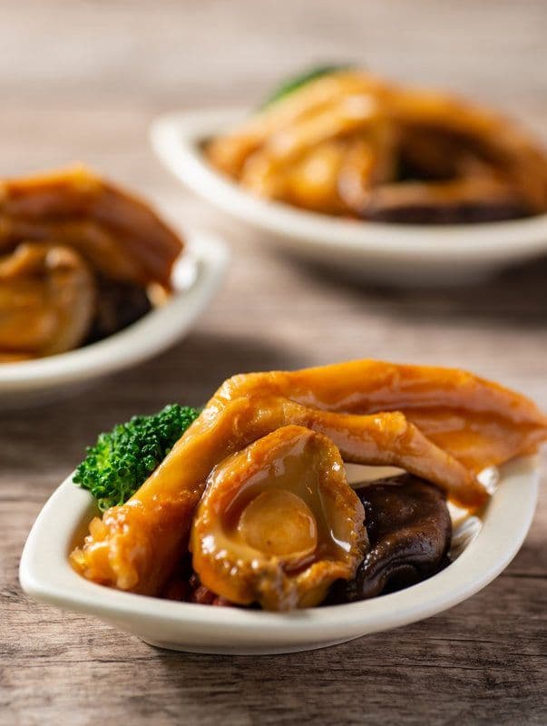 Bistro on the Mile 金域假日酒店 Holiday Inn Golden Mile - OKiBook Hong Kong Restaurant Booking 自助餐預訂香 - 蒸鮑魚配鴨腳花生steam_abalone_and_duck_feet_with_peanut_1